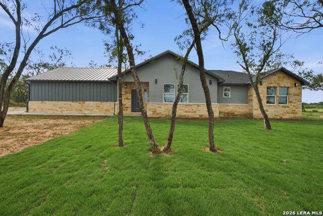 157 Sylas Hayes Loop - Photo 1