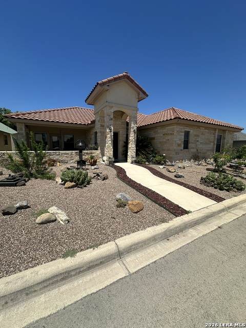 15 Leona Hts - Photo 1