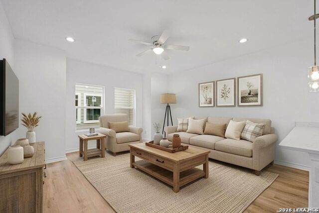 1303 Essex St - Photo 1
