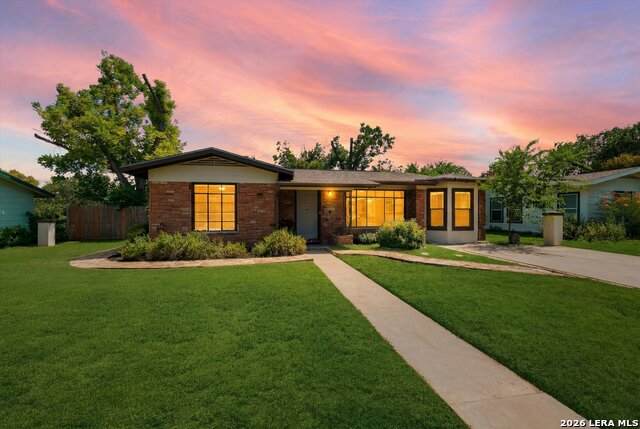 414 Storeywood - Photo 1