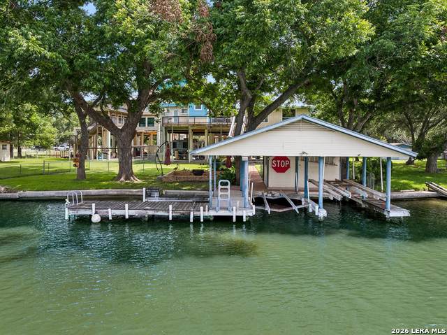 160 Lakeside Dr - Photo 1