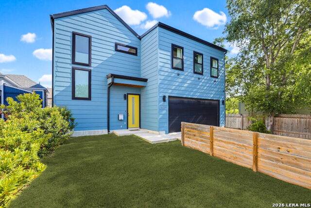 626 Montana St - Photo 1