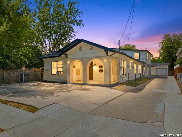 827 Rosewood Ave - Photo 1