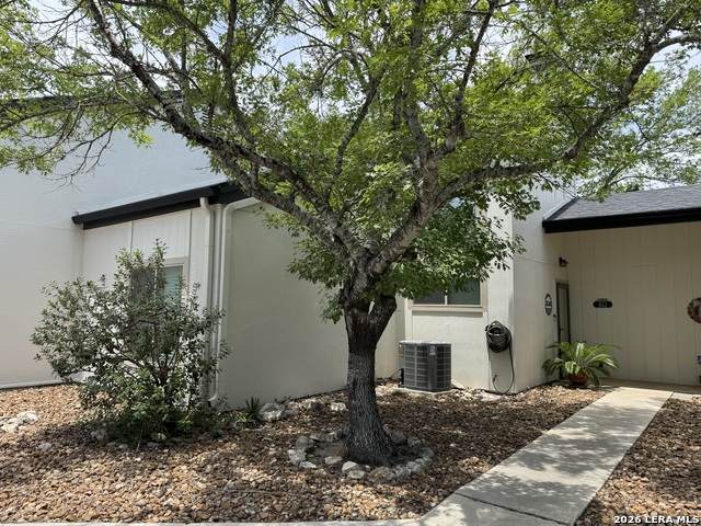 1101 Parkview Dr - Photo 1