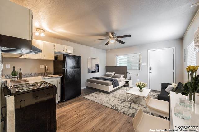 122 Roundtree Ln - Photo 1