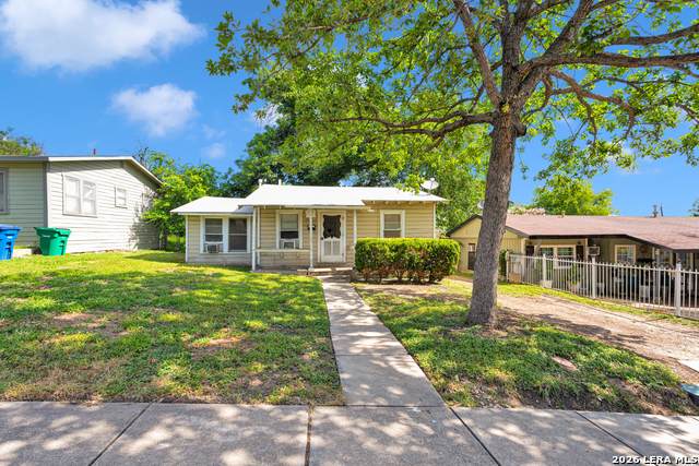 1611 Lee Hall - Photo 1