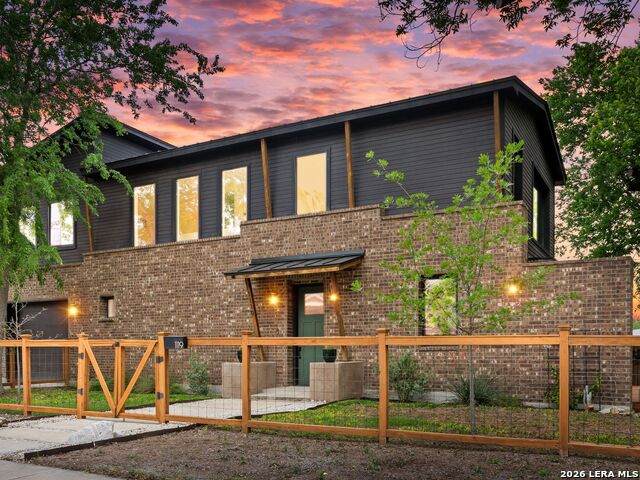 1119 Dawson St - Photo 1