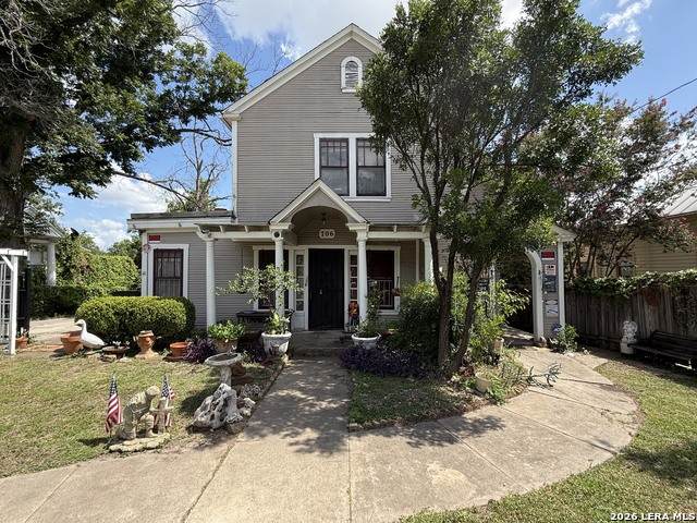 706 Carson - Photo 1