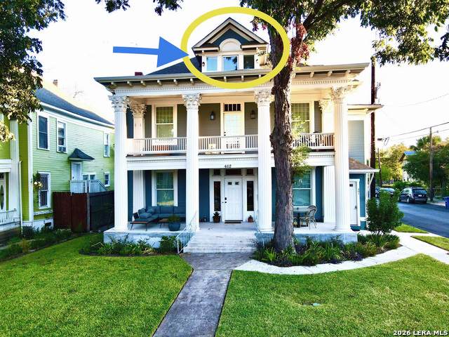 402 Locust St - Photo 1