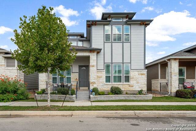 620 Guenther - Photo 1