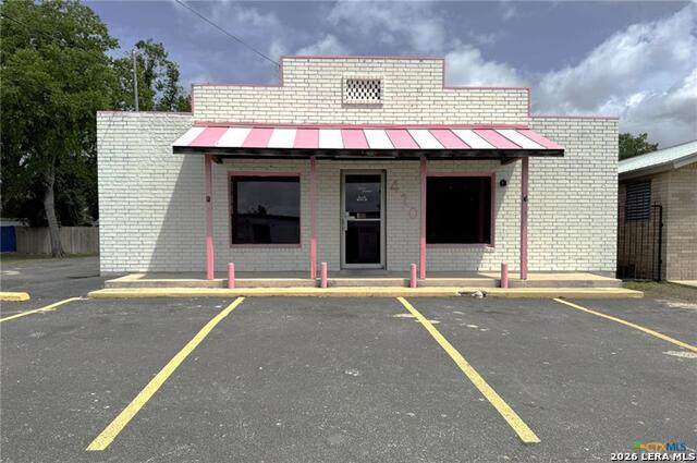 410 Gonzales - Photo 1