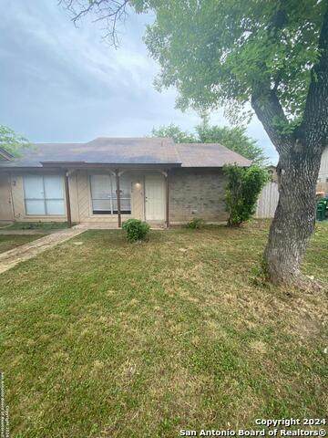 8904 Meadow Trace St - Photo 1