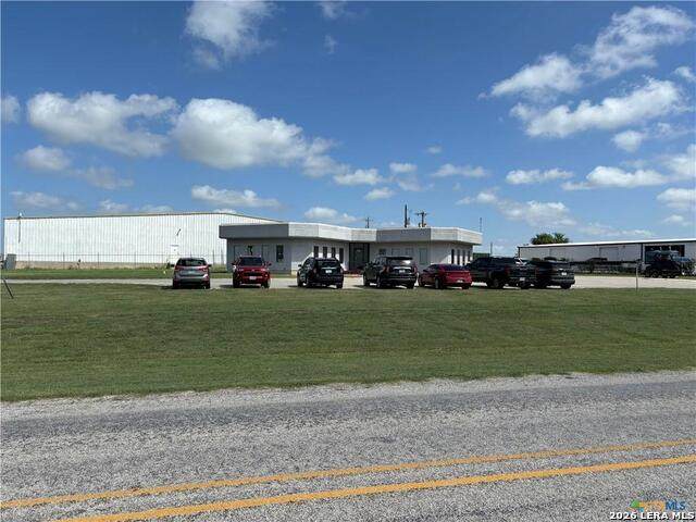 3040 Interstate 10 - Photo 1