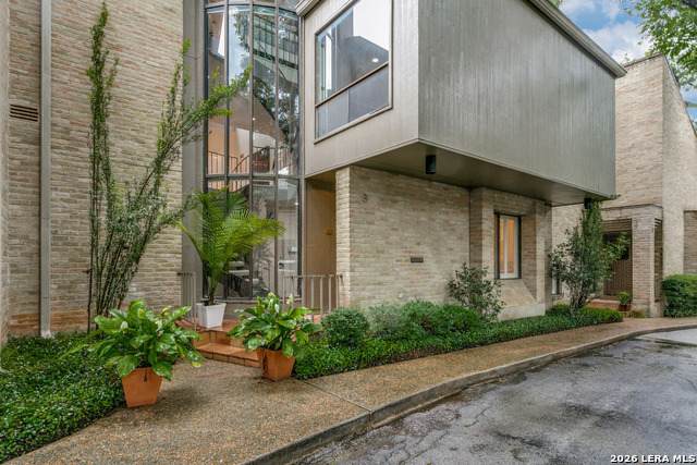 3 Gallery Court - Photo 1
