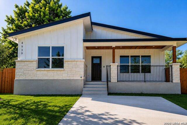 4939 Driskill St - Photo 1