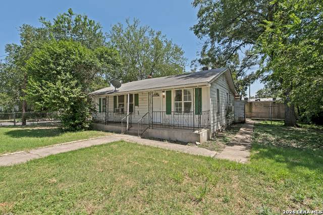 1102 Cecilia St - Photo 1