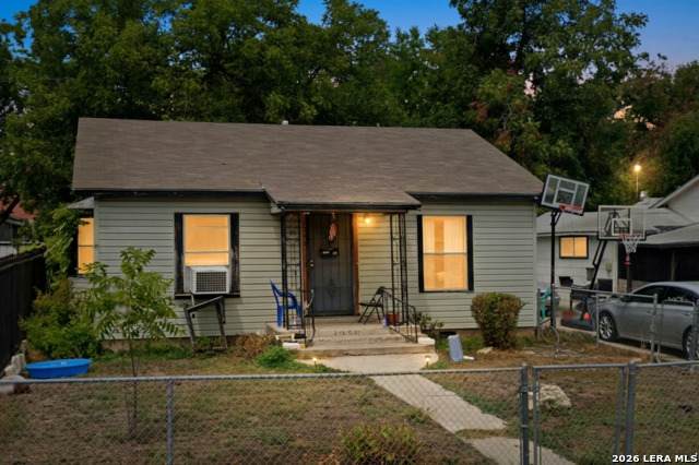 1735 Olmos Dr - Photo 1