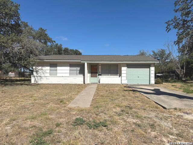 604 Mockingbird - Photo 1