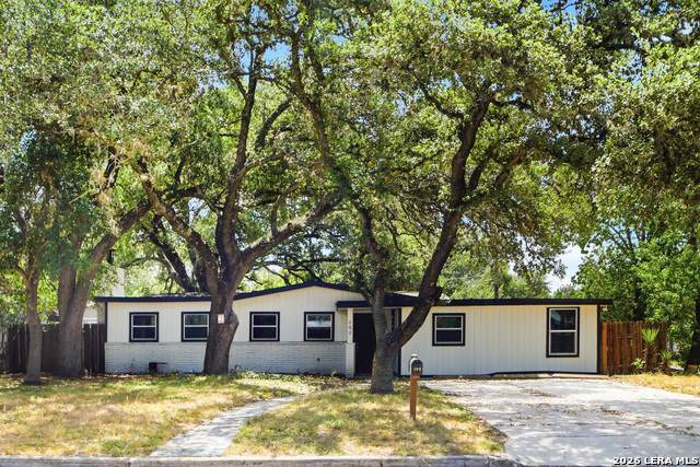 202 Brettonwood - Photo 1