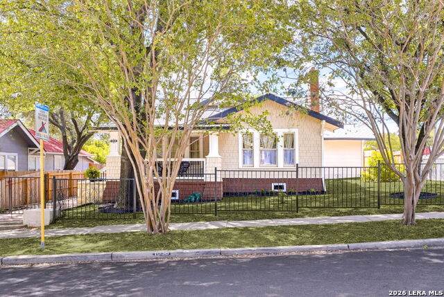 1036 Russell Pl - Photo 1
