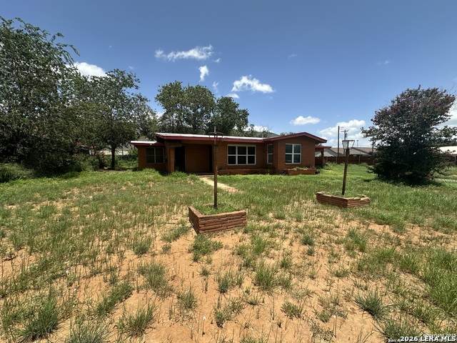 411 Trevino St - Photo 1