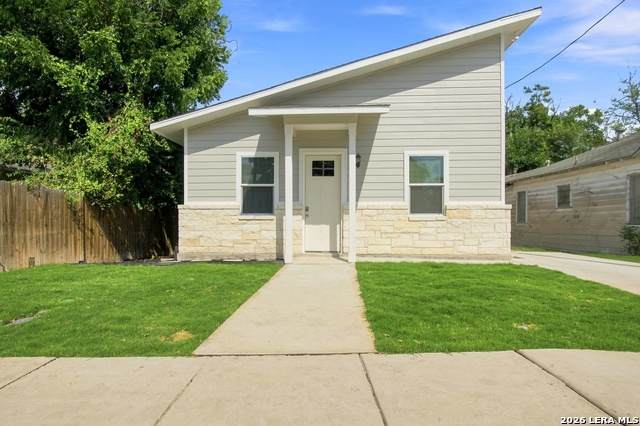 210 Stace - Photo 1