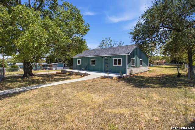 1506 Sycamore St - Photo 1