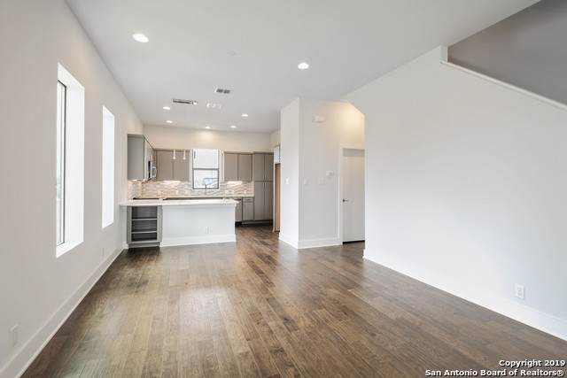 303 Cypress St - Photo 1