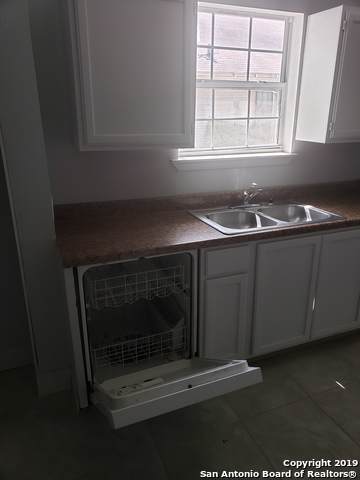 216 Stratford Ct - Photo 1