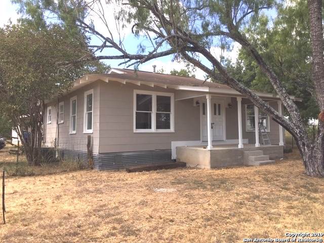 1005 Pecan St - Photo 1