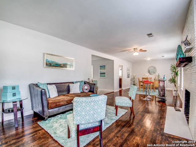 2418 Summit Ave - Photo 1