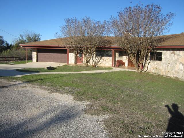3121 Fm 470 - Photo 1
