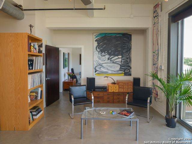831 Flores St - Photo 1