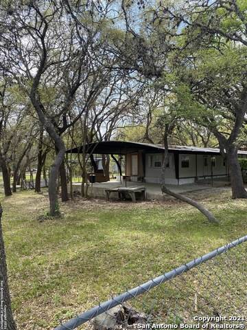 744 Grandview Bend - Photo 1