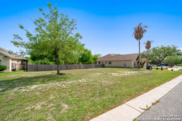 2026 Persimmon Dr - Photo 1