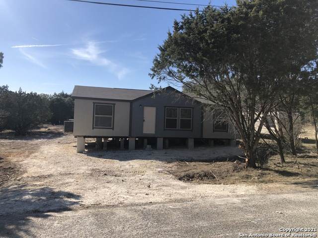 1824 Live Oak Dr - Photo 1