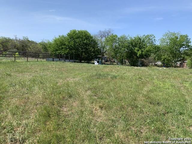 2527 Hicks Ave - Photo 1