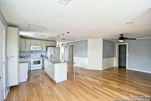1155 Fm 2722 - Photo 1