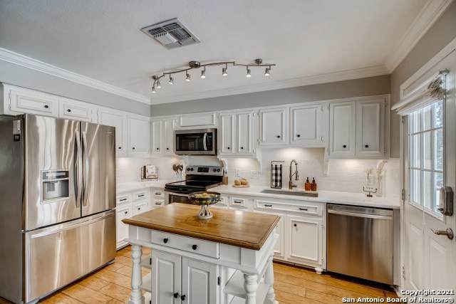 2611 Eisenhauer Rd - Photo 1