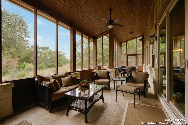 125 Moses Hughes - Photo 1