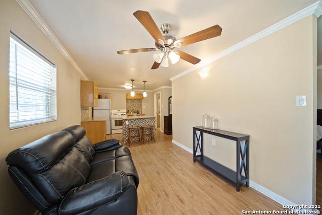 301 Rosebud Ln - Photo 1