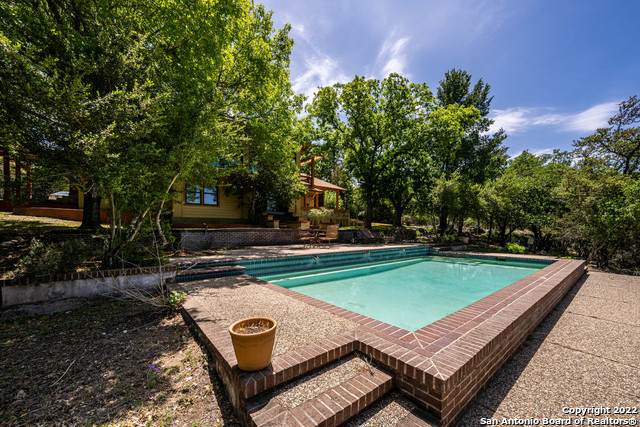 1721 Greystone Dr - Photo 1