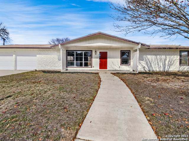 811 Northcrest Dr - Photo 1