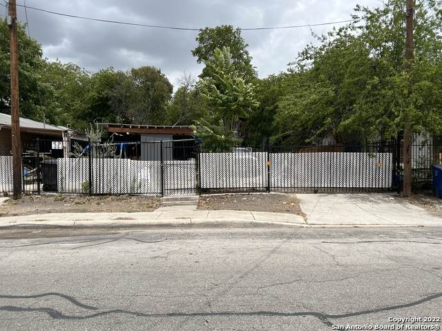 1518 Navidad St - Photo 1
