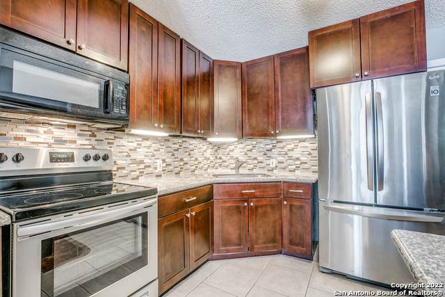 126 Englewood Dr - Photo 1