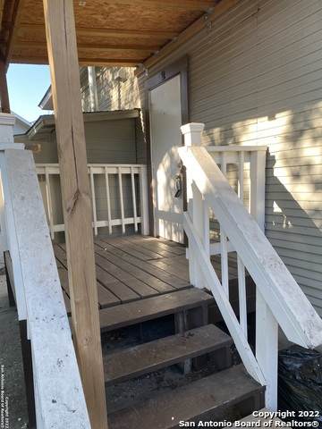 232 Cornell Ave - Photo 1
