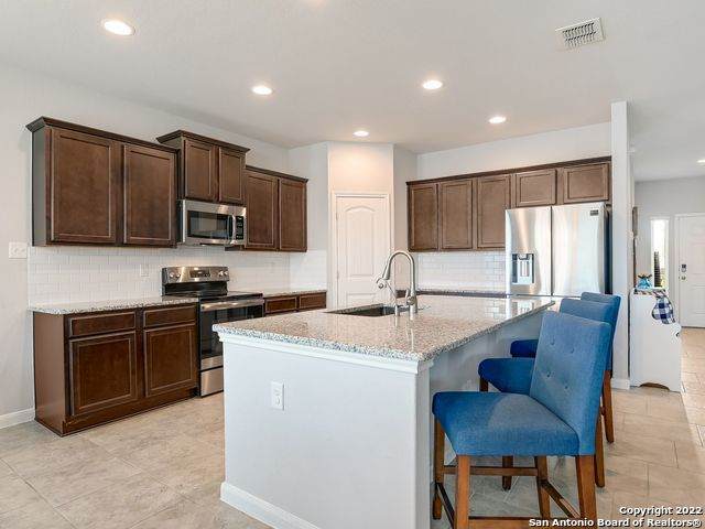 9027 Holland Park - Photo 1