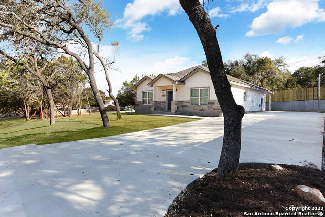 744 Valley Oaks Dr - Photo 1