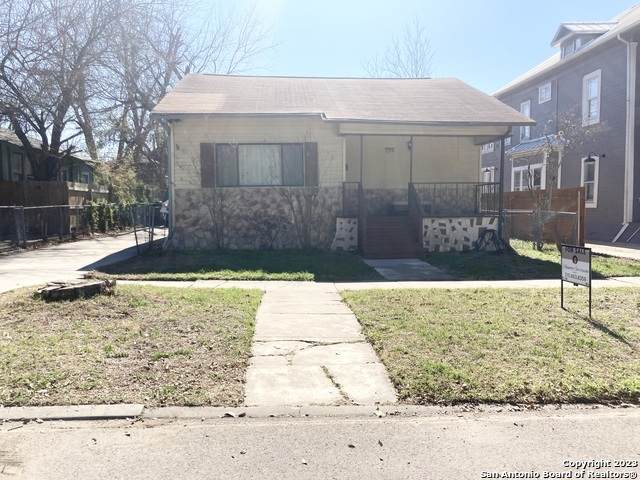 1114 Huisache Ave - Photo 1
