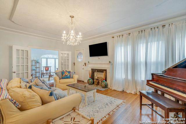 2301 Buena Vista St - Photo 1